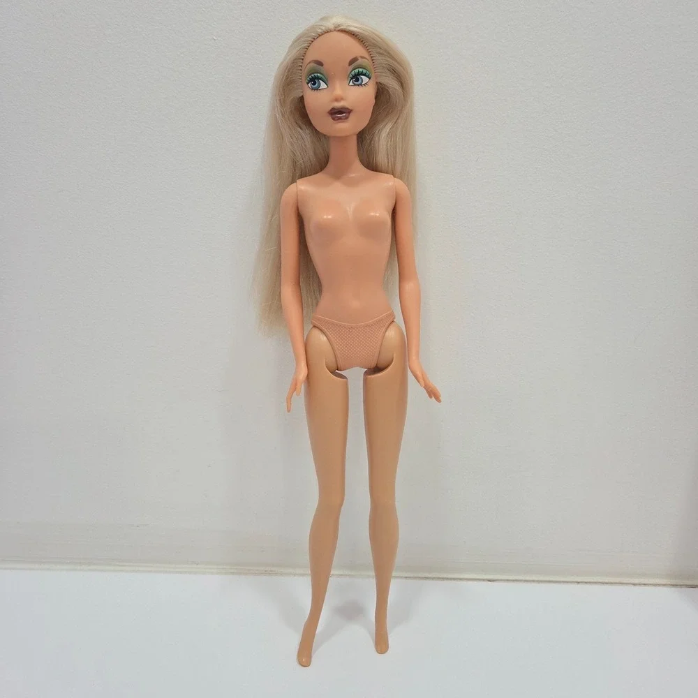 My Scene Jammin In Jamaica Barbie Nude Doll Green Eyeshadow Brown Lips Blonde